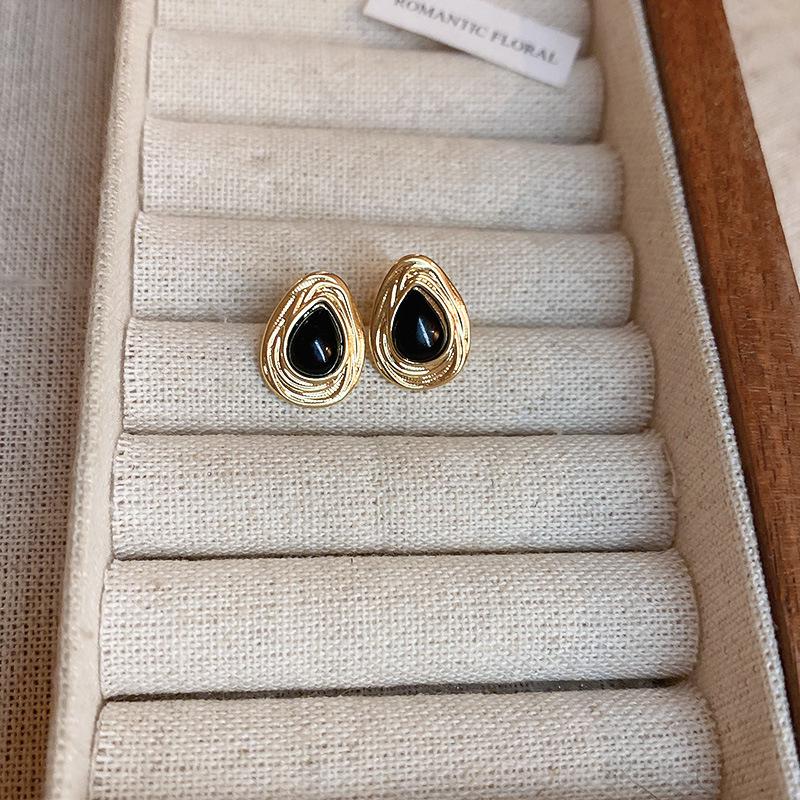 Vintage French-Style Silver Needle Earrings - Women's Elegant Studs with Retro Court Charm