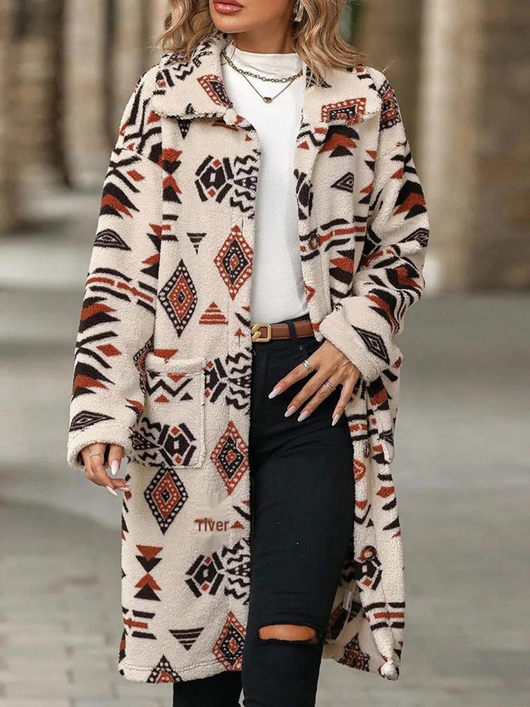 Cappotto Peluche da Donna con Scollo Etno e Maniche Lunghe - Collezione Autunno/Inverno 2025