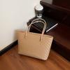 Large capacity simple retro tote bag women's new high-end woven pattern shoulder bag commuter bag