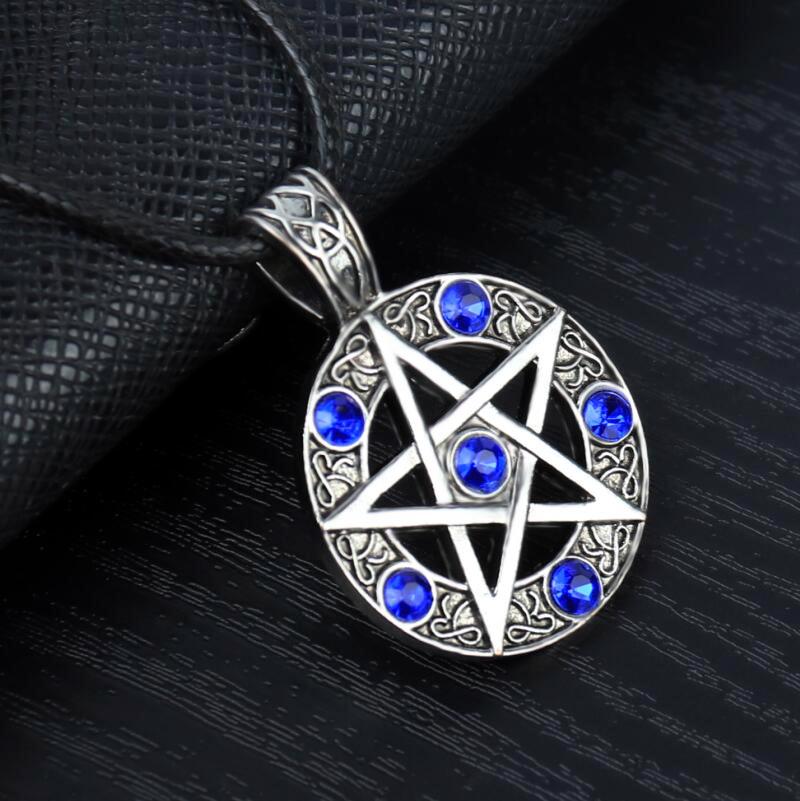 Collana Pendente Stella in Titanio Energia Cosmica 2023 - Moda Retro Unisex.