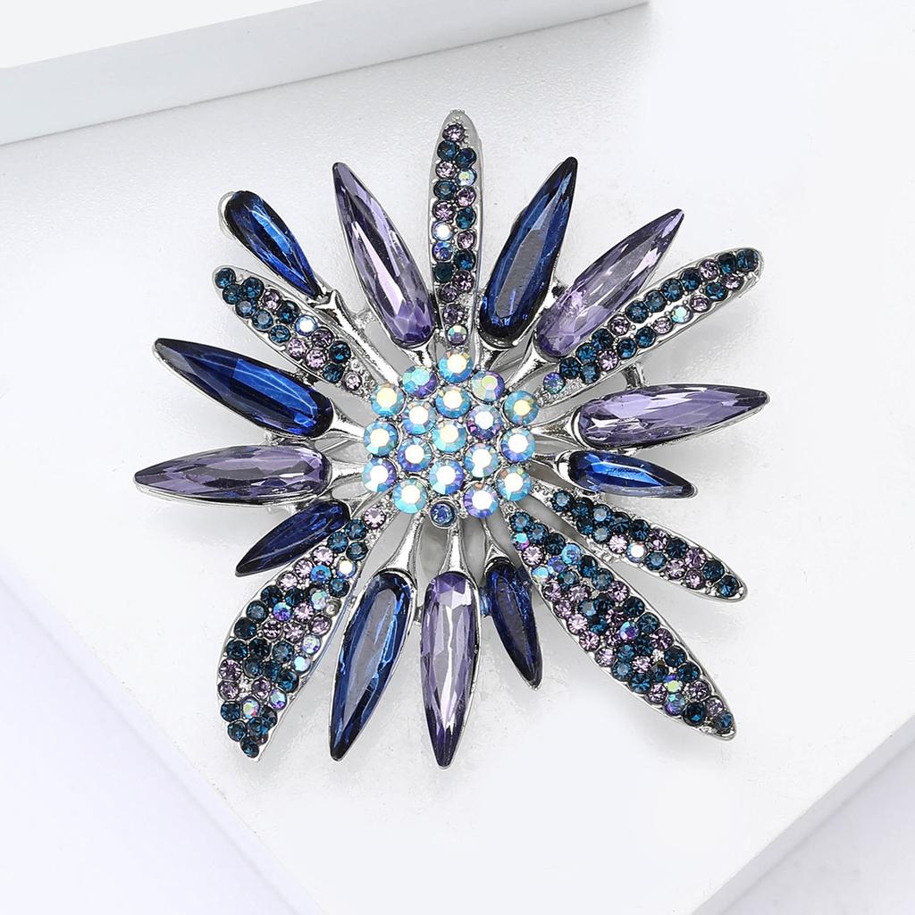 Palace Style Rhinestone Flower Brooch for Women Sparkling Daisy Flower Party Office Lapel Pins Gifts
