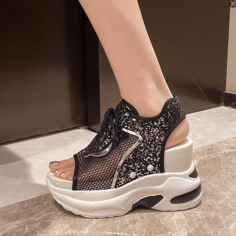 

Модные женские сандалии из дышащей сетки, 8 см, 2024, новая удобная обувь, модные летние сандалии с открытым носком, на платформе, на танкетке, на высоком скрытом каблуке, для женщин 35 серебряный