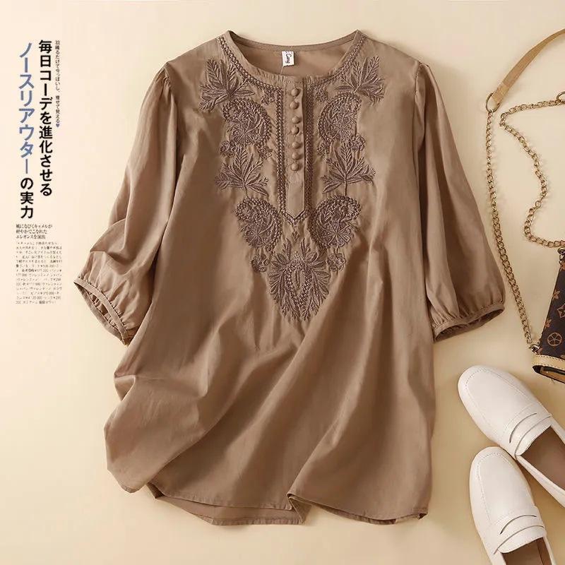 

Short-sleeved summer new literary and retro loose design sense embroidery round neck thin cotton and linen women s top M хаки