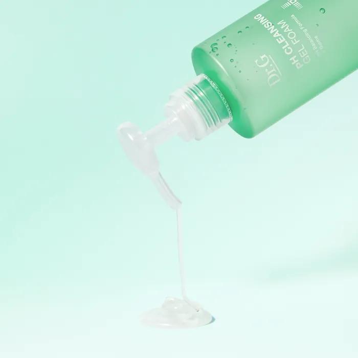 

Barrier moisturizing care_Mildly acidic cleansing gel foam 200mL