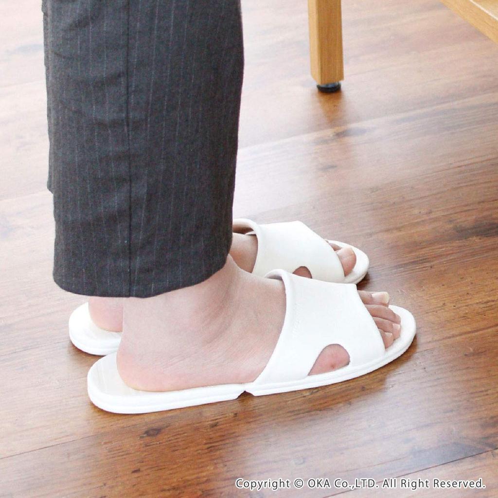 Oka PLYS Lille TOUR Travel Fits up to approximately 24cm storage Sandals, Ivory, (Includes pouch, lightweight, compact, waterproof)