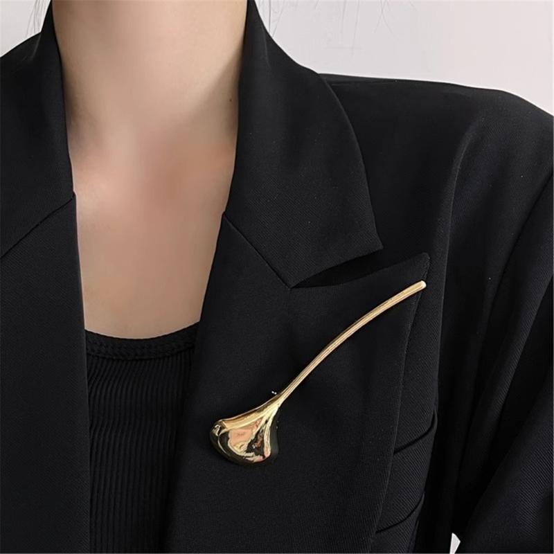 Glossy Leaf Fashion Brooch Sturdy Alloy Corsage Pin Portable Jewelry Gift for Women Social Event