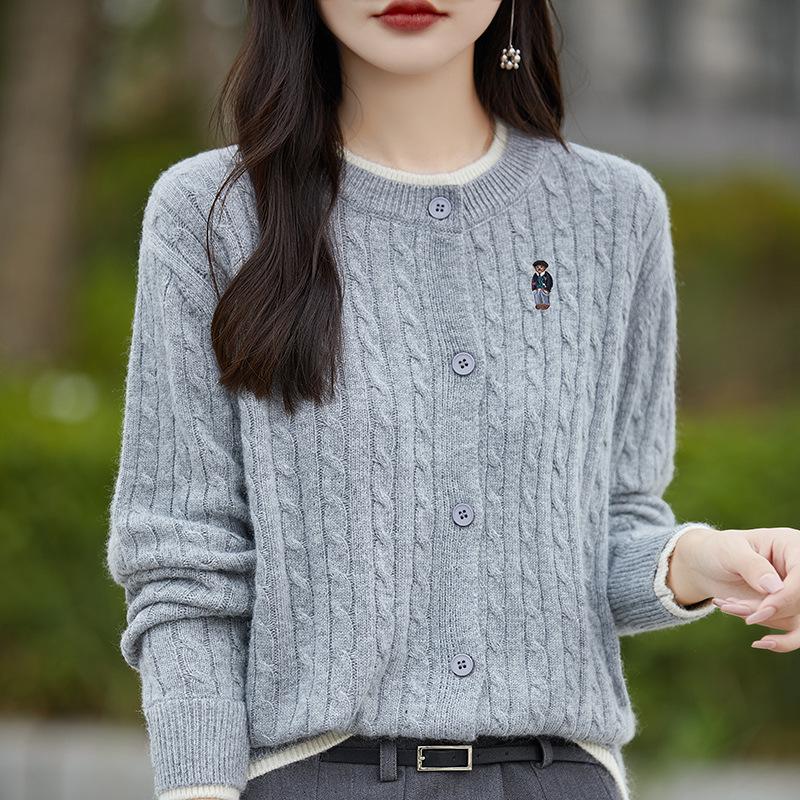 

Женский вязаный кардиган 2025 года в стиле колорблок: С круглым вырезом, имитация двойки, свитер крупной вязки с вышивкой XL