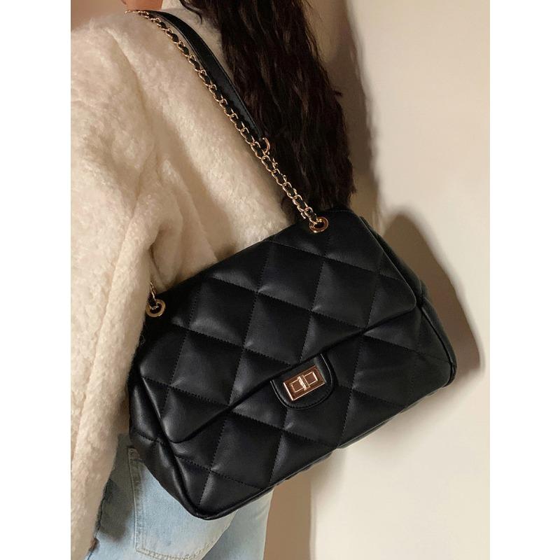 Textured rhombus chain bag, underarm bag, women s new large-capacity shoulder messenger bag. чёрный