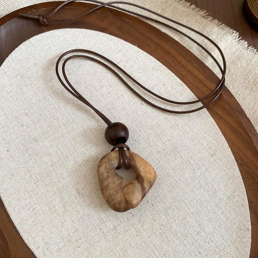 Wood chips irregular round square pendant necklace retro ethnic style collarbone chain design sense sweater chain women