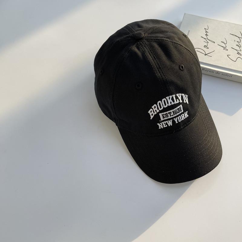 Cotton Baseball Highquality Cap With Sun Protection In Black And Navy Blue