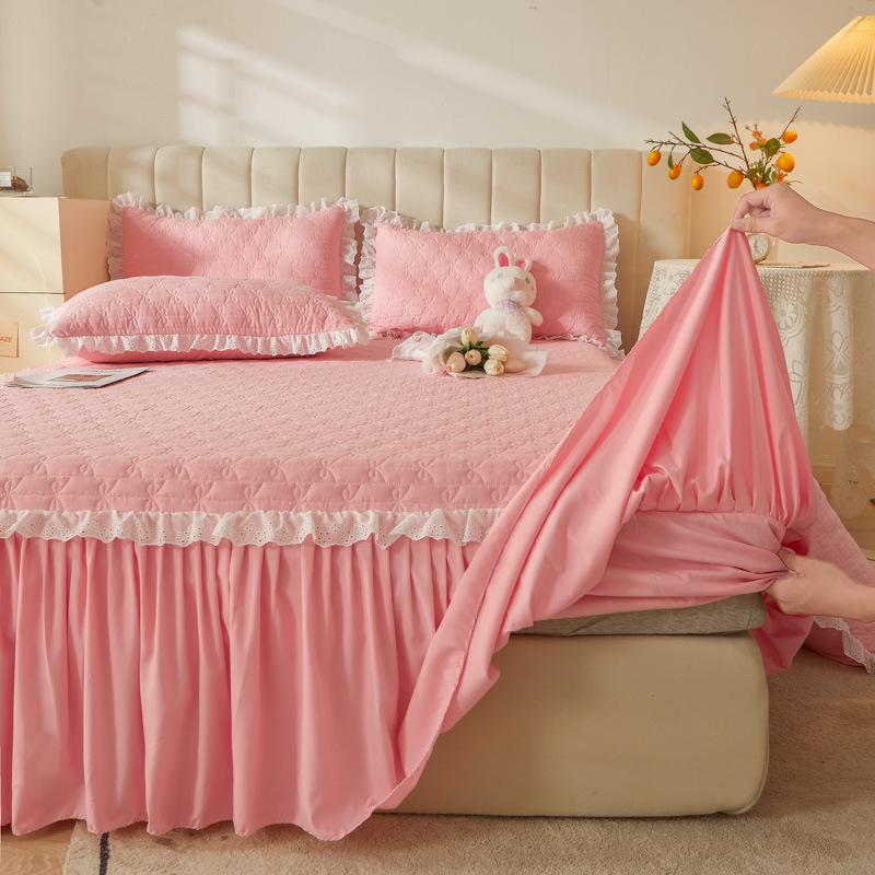 Premium Thickened Baby Velvet Bed Skirt Three Piece Set Warm Milk Velvet Embroidered Ruffle Bed Cover, Sealy Mattress Protector, Anti-Slip Bedding Set