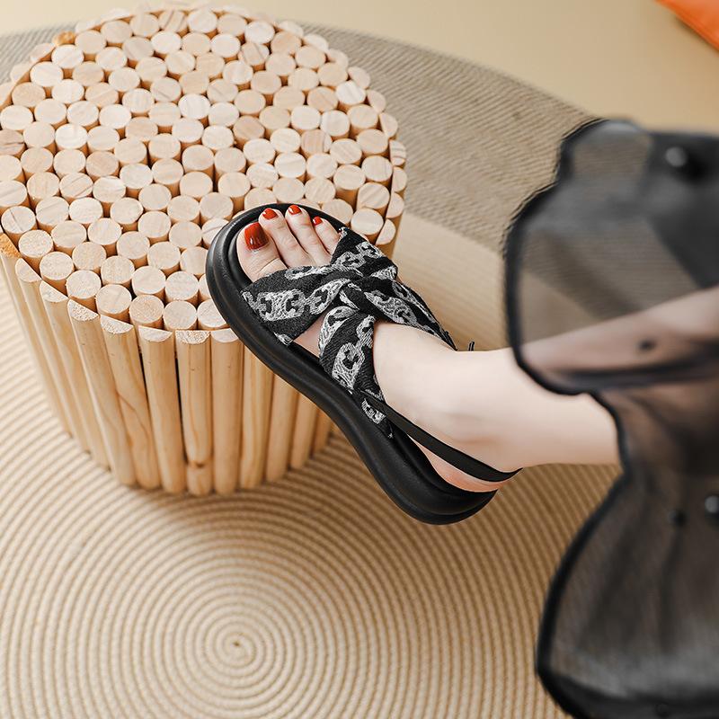 

National style sandals women s platform new Chinese style summer new retro round head flat bottom ethnic style outdoor wear beach shoes 35