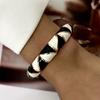 Emaille Emaille Armreif Schwarz Weiß Floral Zirkon Armband Party Schmuck Armband Party Anlass