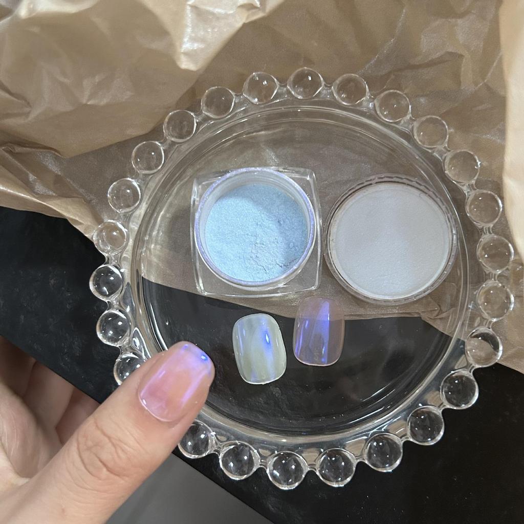 Hailey Lux Satin Perlglanz-Perlpulver-Maniküre: Brautnägel im weißen Mondschein