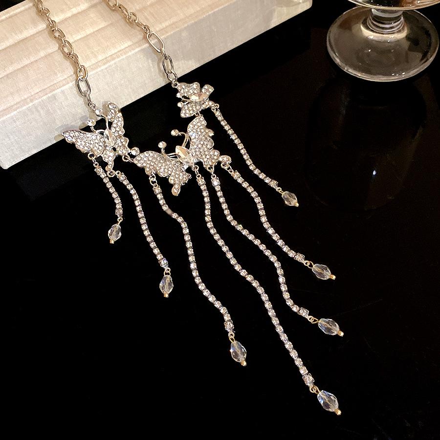 

Heavy industry diamond-encrusted butterfly fringed necklace fashion trend niche design sense collarbone chain banquet wedding accessories