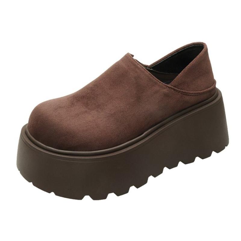 Mote 2025 Nye Designer Dame Slip On Loafers Vintage Plattform Arbeid Semsket Damesko Lær Gå Casual Høydeøkende Slides