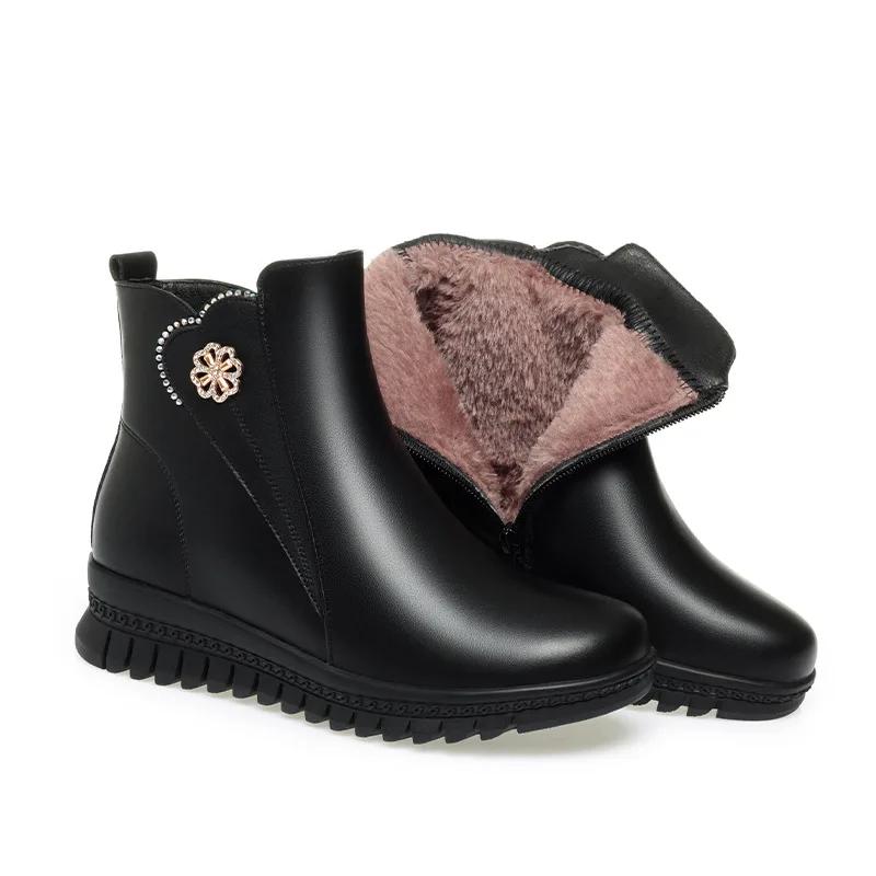 

4cm Casual Comfortable Soft Leather Shoes Platform Snow Ankle Boots Winter 2025 Flat Heels Warm Fur Plush Botas for Mom Daily 35