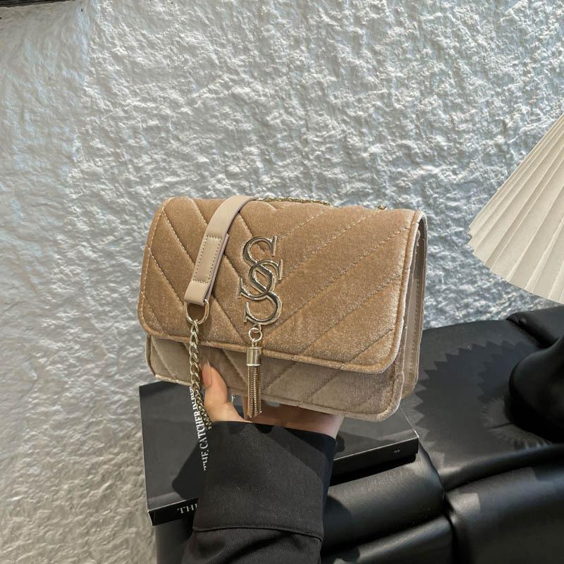 

Текстурированная сумка женская новая модная клетчатая сумка-квадрат на цепочке, нишевый дизайн, трендовая сумка-мессенджер с буквенным принтом хаки