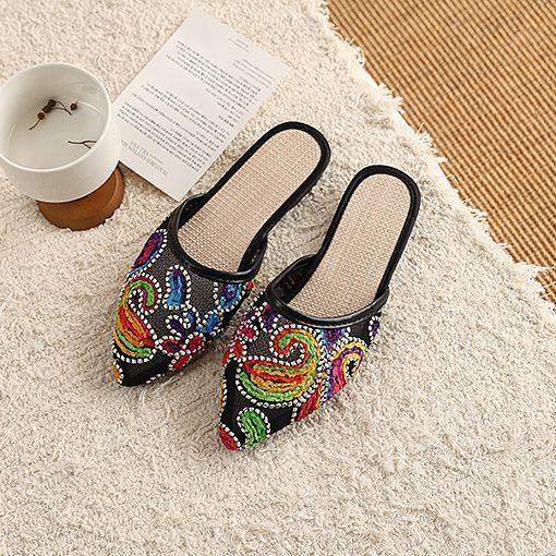 Nuove Pantofole Ricamate Estive Scarpe in Stoffa Baotou Fondo Piatto per Uso Esterno Casa