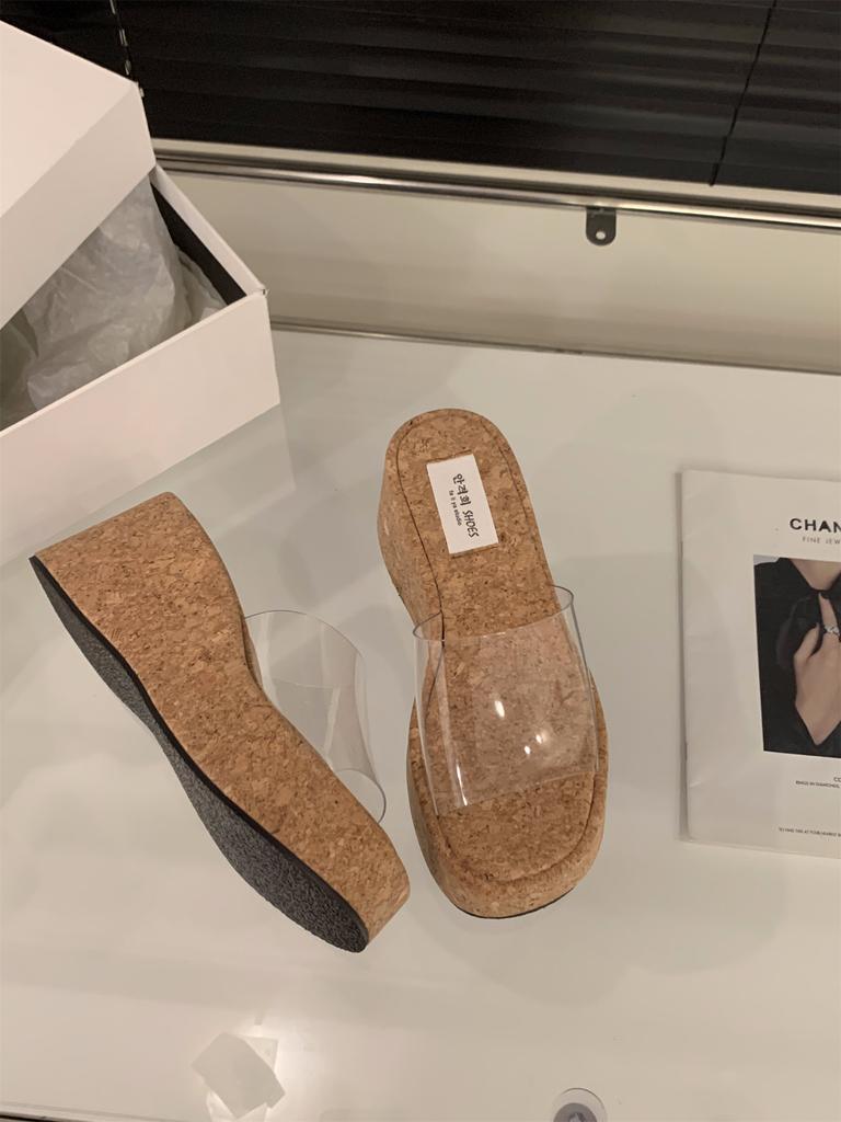 Muffin Thick-soled Cool Slippers Fairy Shoes 2025 New Summer Wear Slope Heel Heel Heightened Transparent Word with Sandals