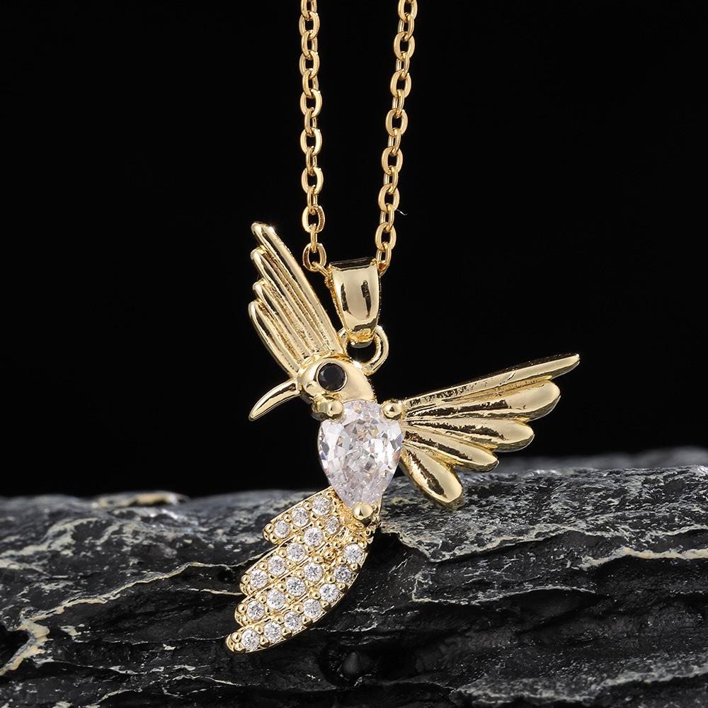 Small Bird Pendant Necklace With Micro-Set Zirconia Unique Design Gold Collarbone Chain For Women