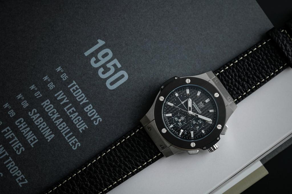 Hyakuichi Kronografklocka med Silver Svart Kolfiber och Svart Läderarmband [HYAKUICHI 101] Nr.8L