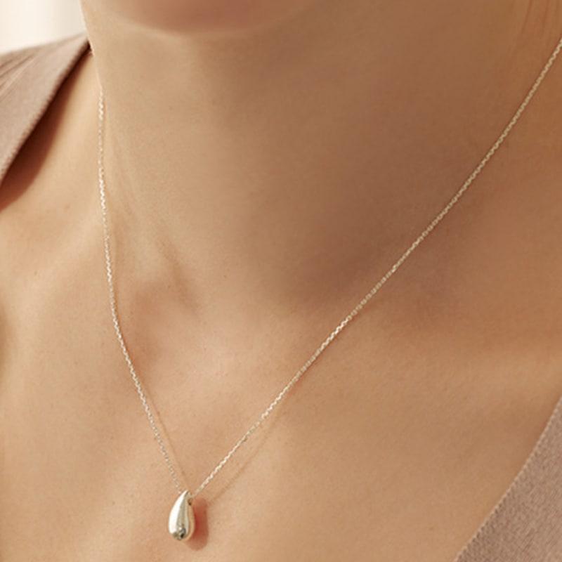 Lewe [6mm+10mm Pearl Earrings Free] Teardrop Necklace