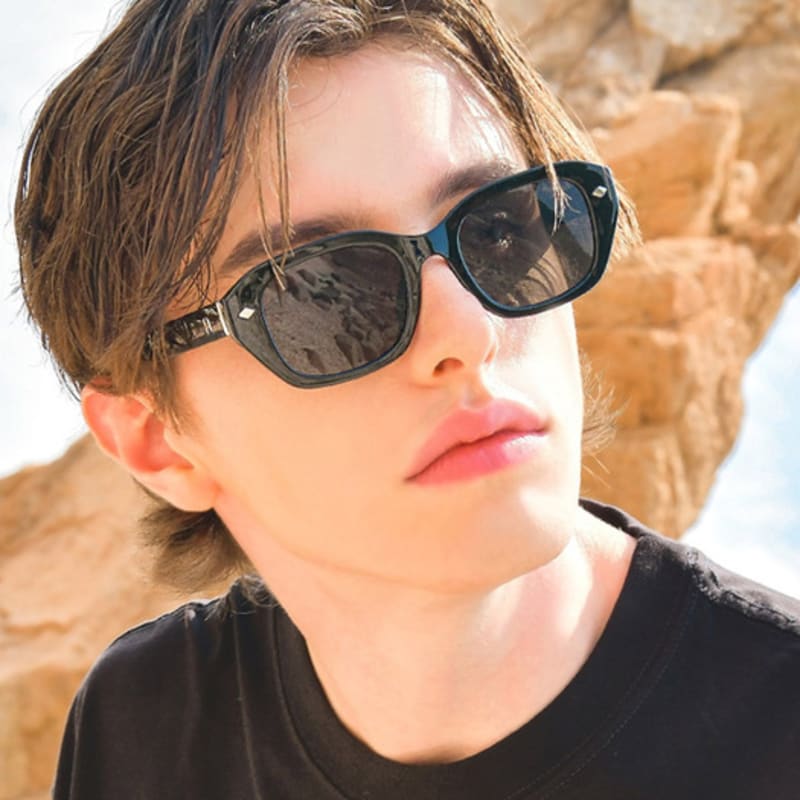 

MCCOIN HOLE 01 black