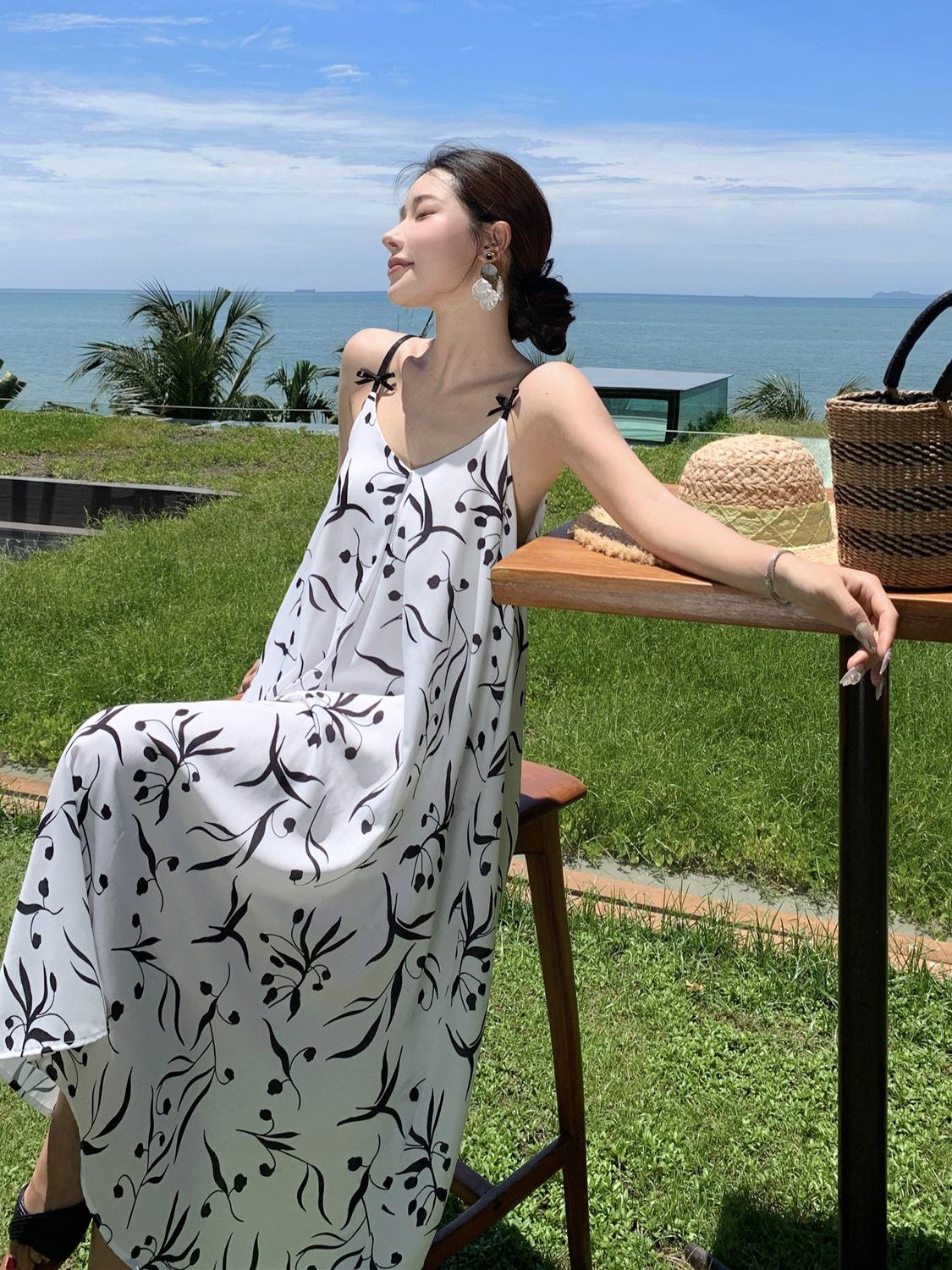 

**French Queen Floral Vacation Camisole Dress** Small