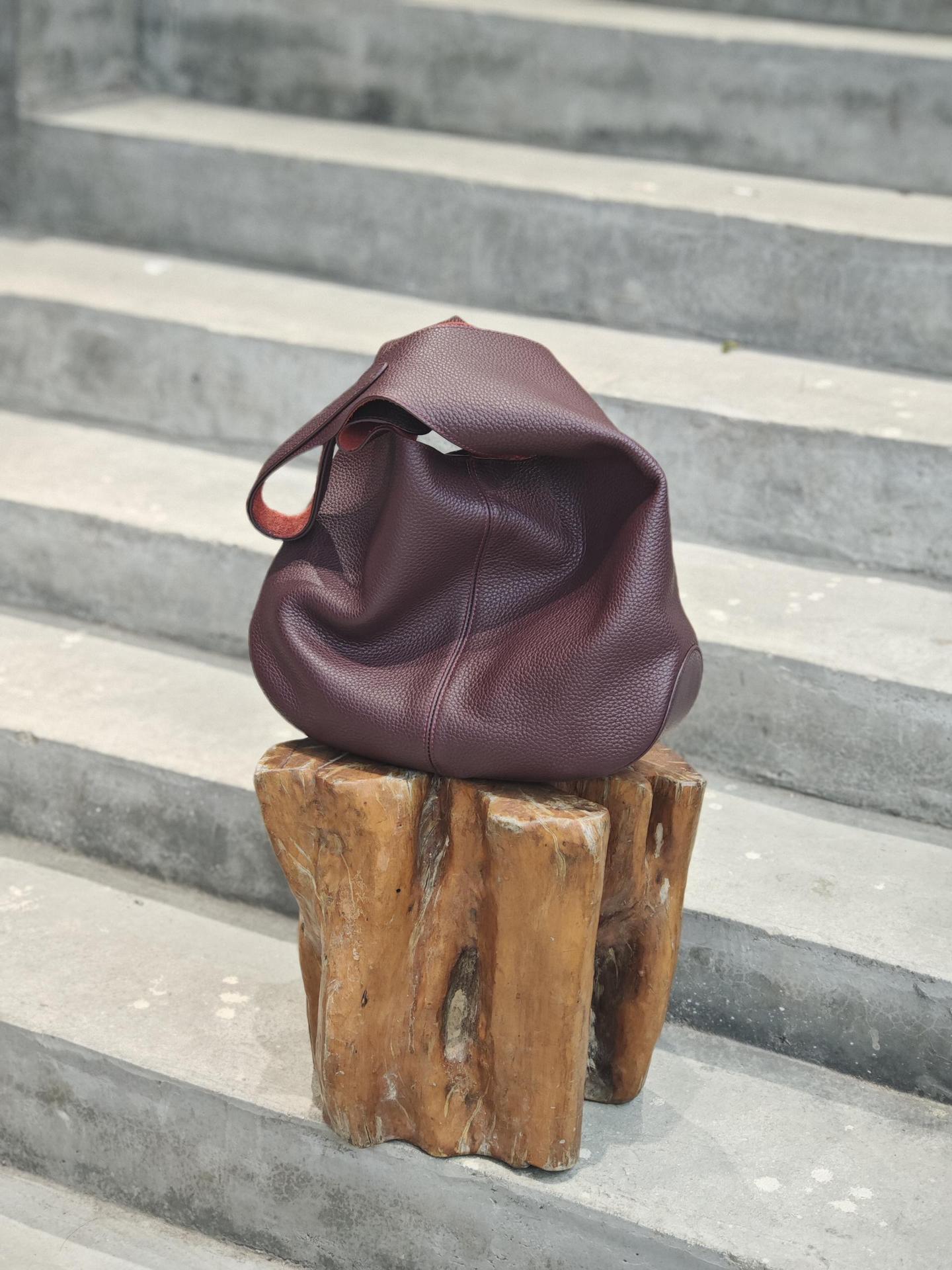 

Premium Genuine Leather Women s Large-Capacity Fashion Shoulder Tote Bag