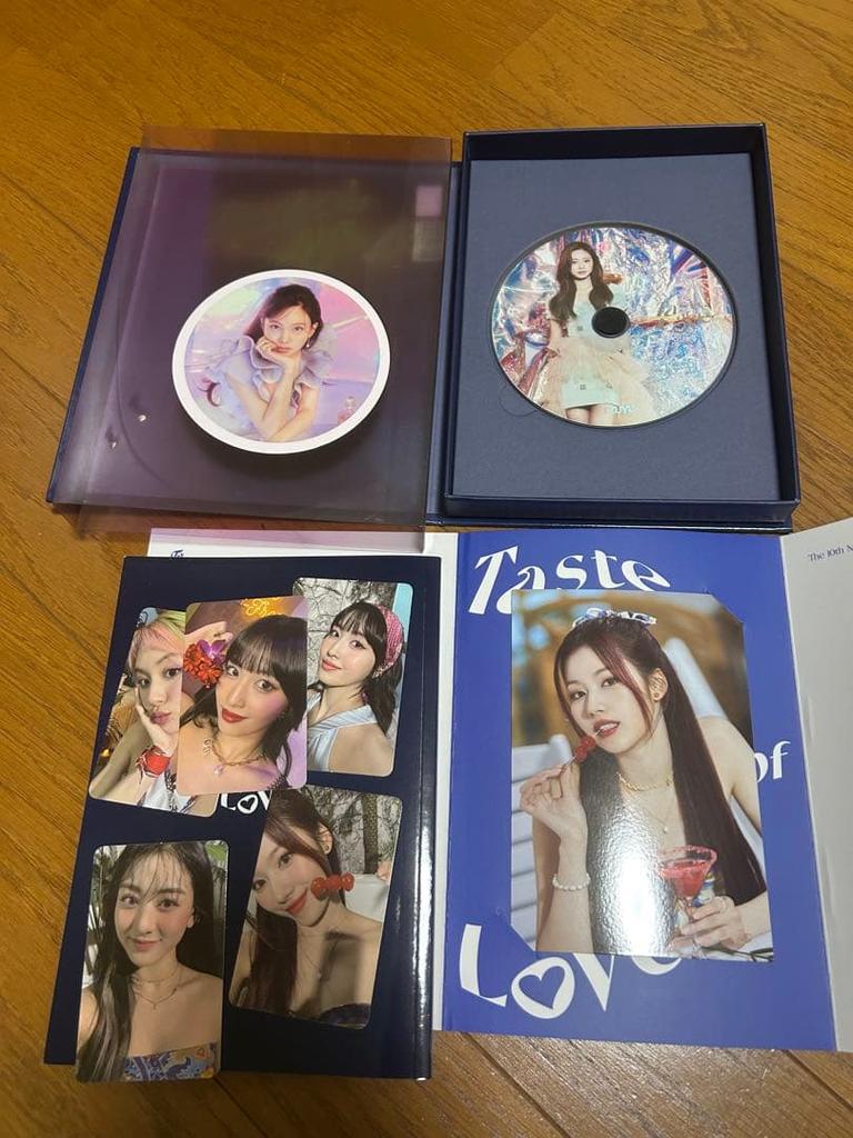 [USED] TWICE Taste of Love CD