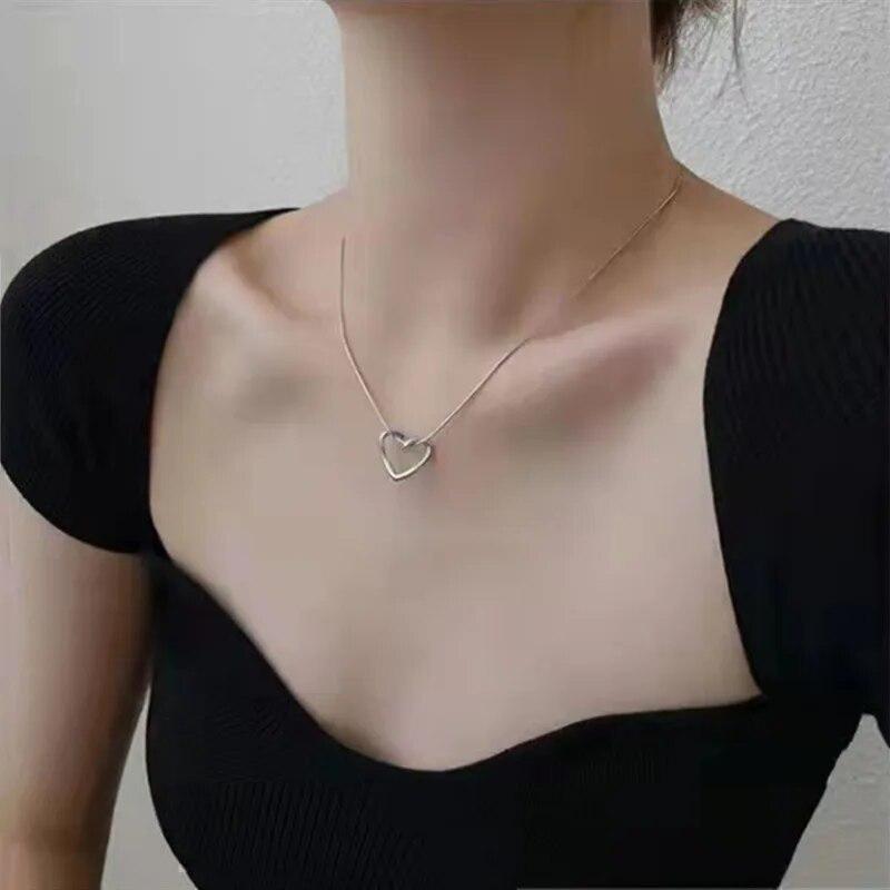 Stainless Steel Necklaces Hollow Heart Pendant Clavicle Chain Fashion Light Luxury Simplicity Necklace For Women Jewelry Gifts
