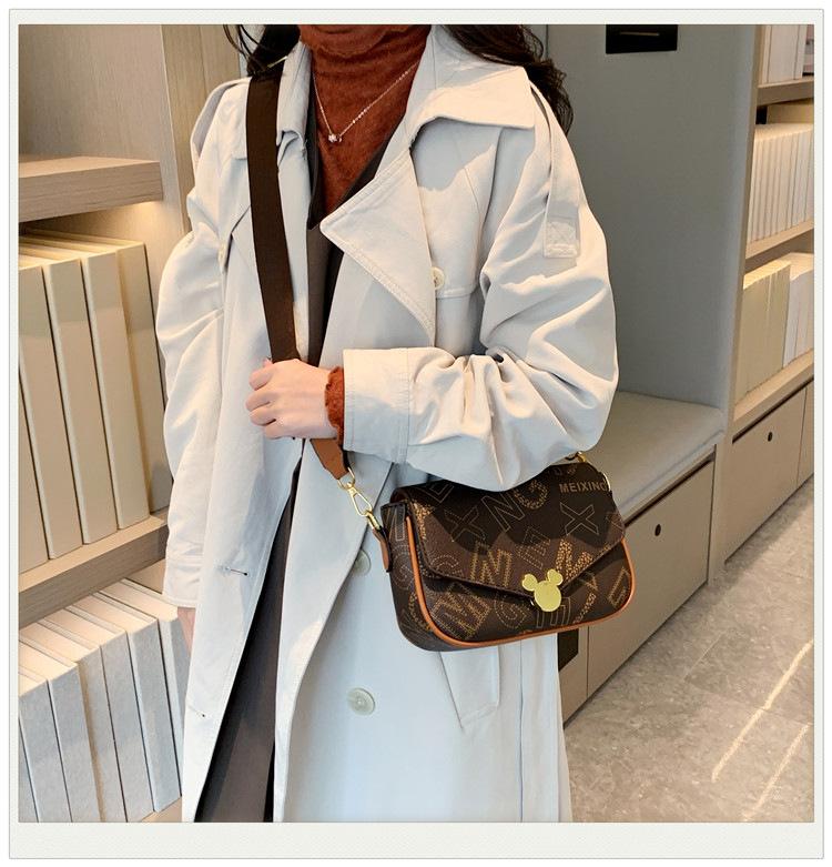 Fashion small square bag, Internet celebrity letter change bag tide.