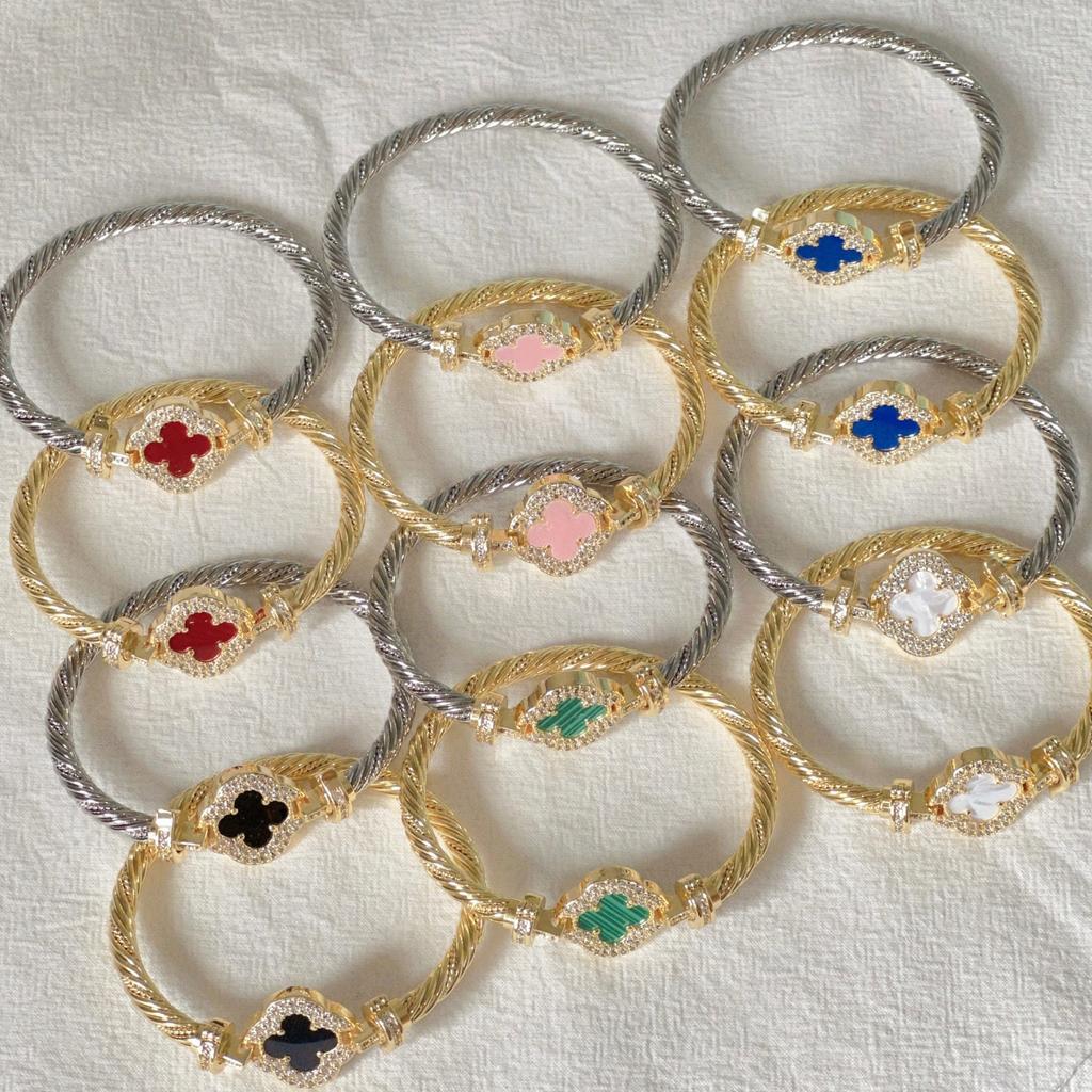 High End Fashion Micro Inlaid Zircon Clover Bracelet with Gold Plating for Women's Jewelry