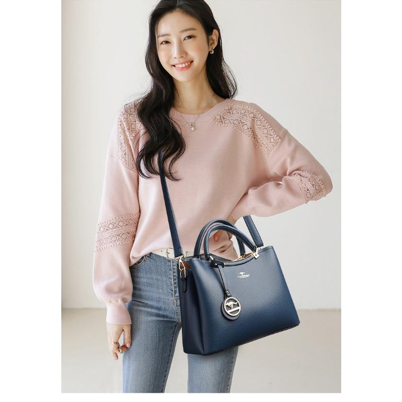 Large Capacity Women's Handbag with Soft PU Leather Material Fashionable Shoulder Bag, Solid Color Crossbody Bag Suitable for Travel and Shopping
