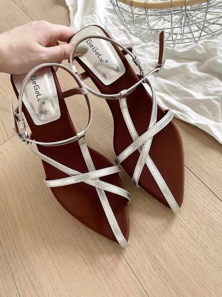 

Модные босоножки на высоком каблуке 39 серебряный