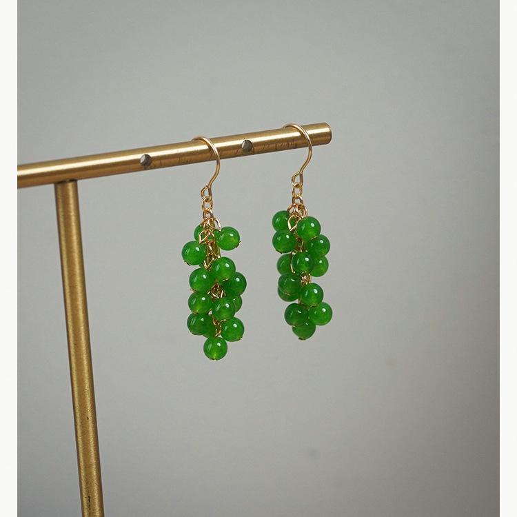 

Unique design green chalcedony grape cluster earrings14k Gold-plated vintage-style ear hooks, ancient-style earrings for women Green chalcedony grape cl