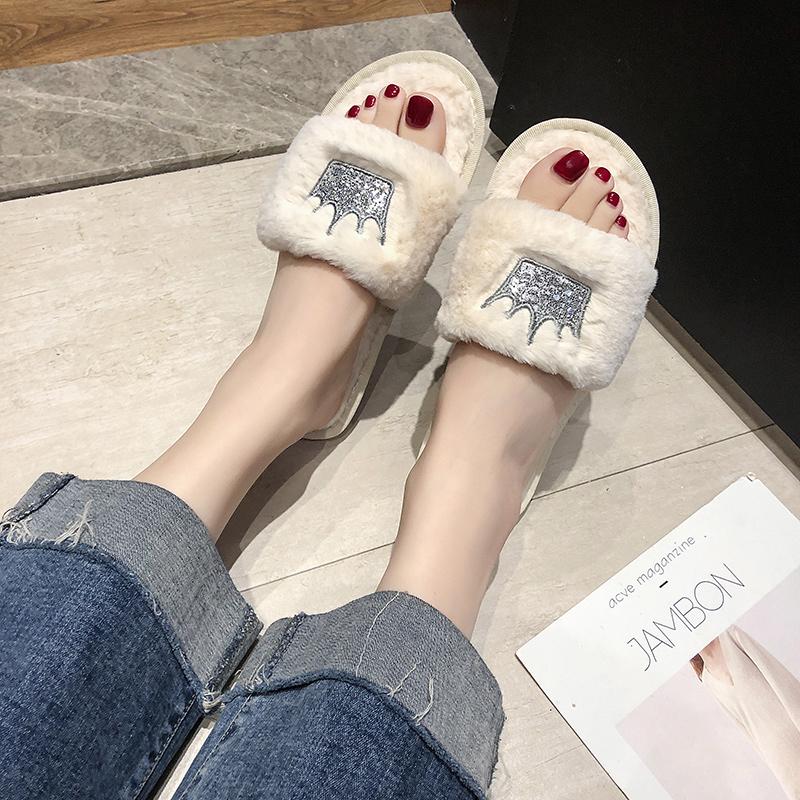 Fashion 2025 Chic Crystal Crown Fur Slippers Women Cozy Plush Pregnant Shoes Woman Pantuflas Flat Paillette Furry Slides Plus Size 36-41