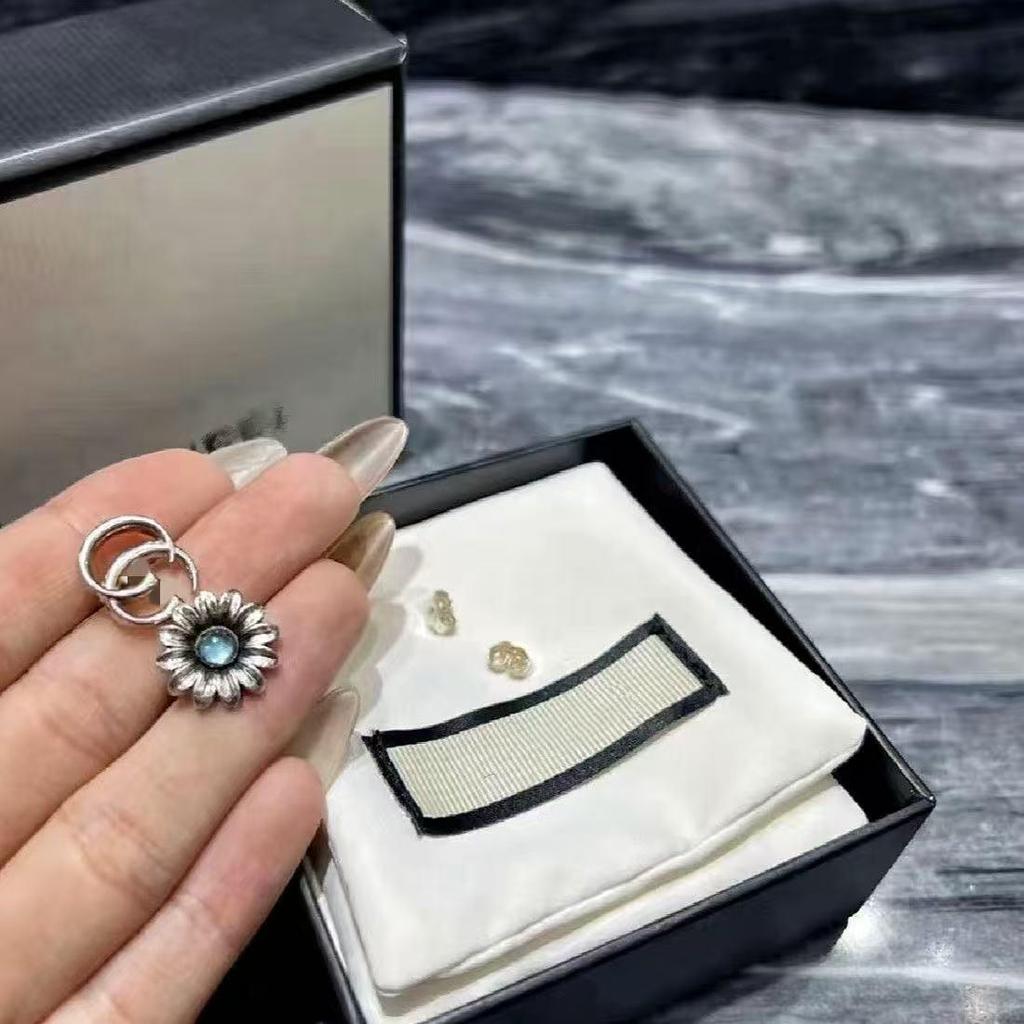 925 Silber Asymmetrische Blaue Gänseblümchen Doppel G Vintage Ohrstecker für Damen