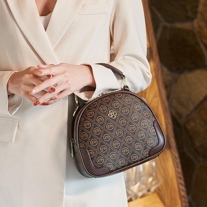 Women's bag 2026 new trendy fashion stylish shoulder crossbody bag versatile ins new small round bag manufacturer direct delivery