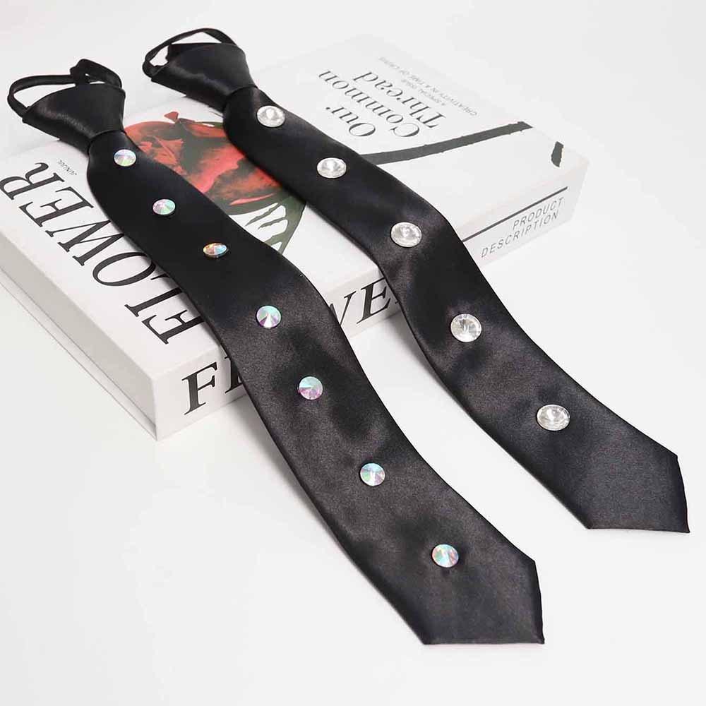 Luxurious Ladies Rhinestone Tie With Arrow Shape For Fashionable Office Wear