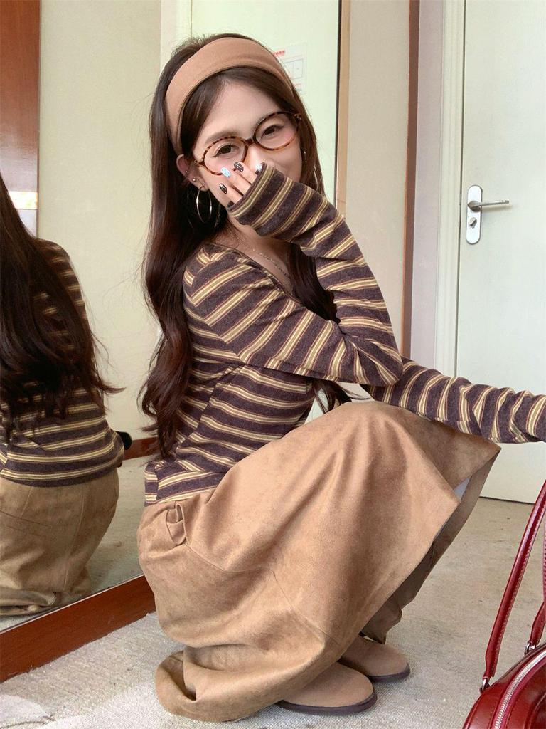 Women's Trendy Slim-Fit Striped Long-Sleeve T-Shirt for Autumn/Winter - Versatile Casual Inner Wear with Round Neck