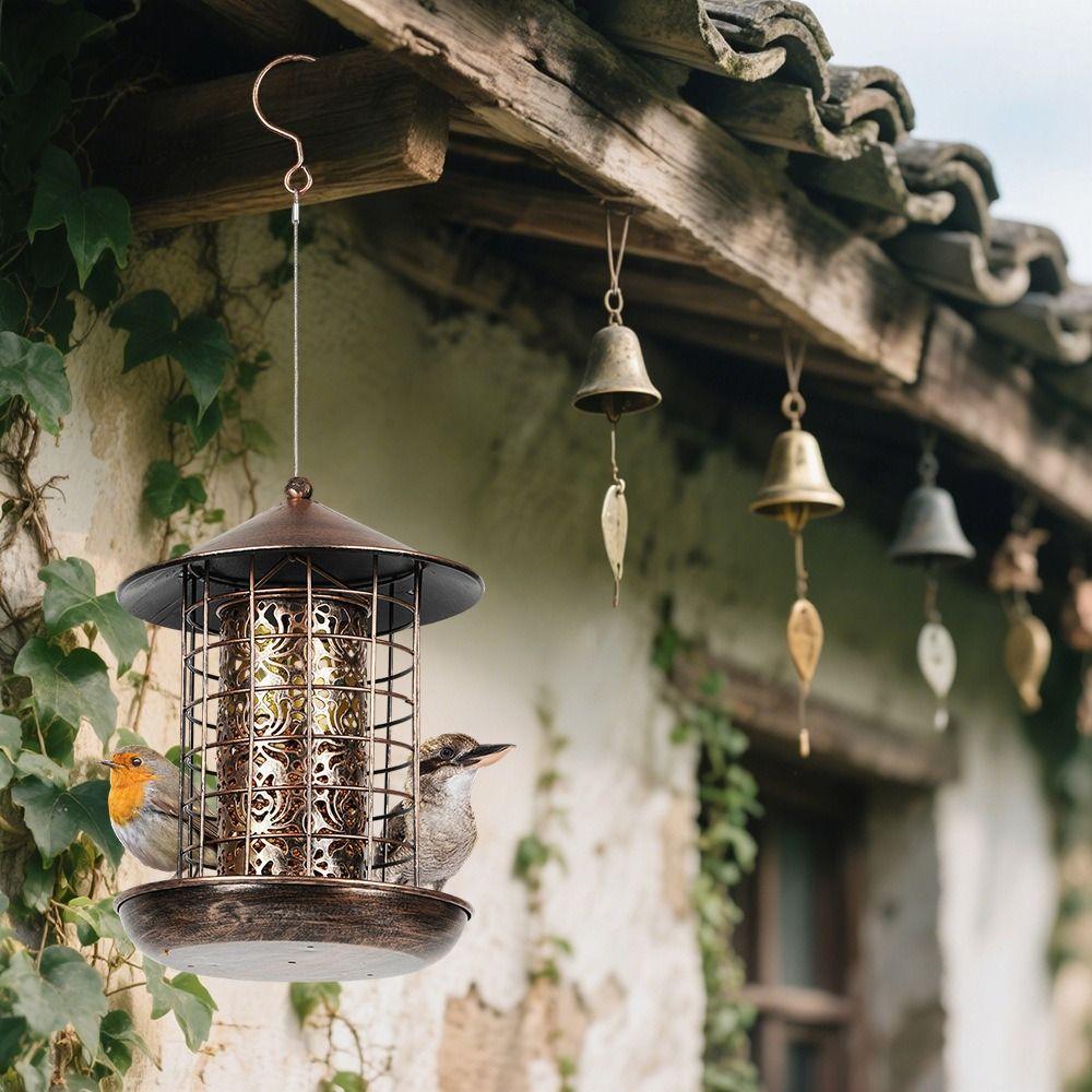 Großer Garten-Vogelfutterspender Eisen Eichhörnchensicher Vogelfütterungsgerät Hängende Robuste Vogelfutterschale Bauernhaus