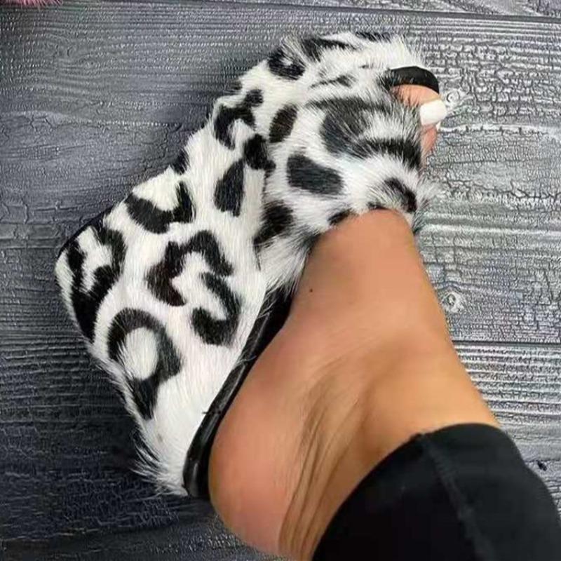 2025 Luxus Damen High Heels Mode Vielseitige Pelzige Keilabsatz Plateau Schuhe Bequeme Höhenverlängernde Damen Hausschuhe