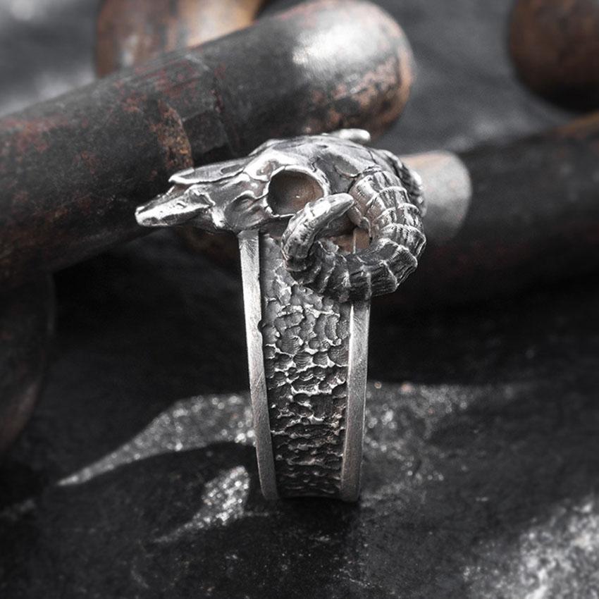 1 piece Dark Satanic Sheep Head Alloy Ring Fashionable, trendy, unique, simple, and stylish accessory. Suitable for everyday wea