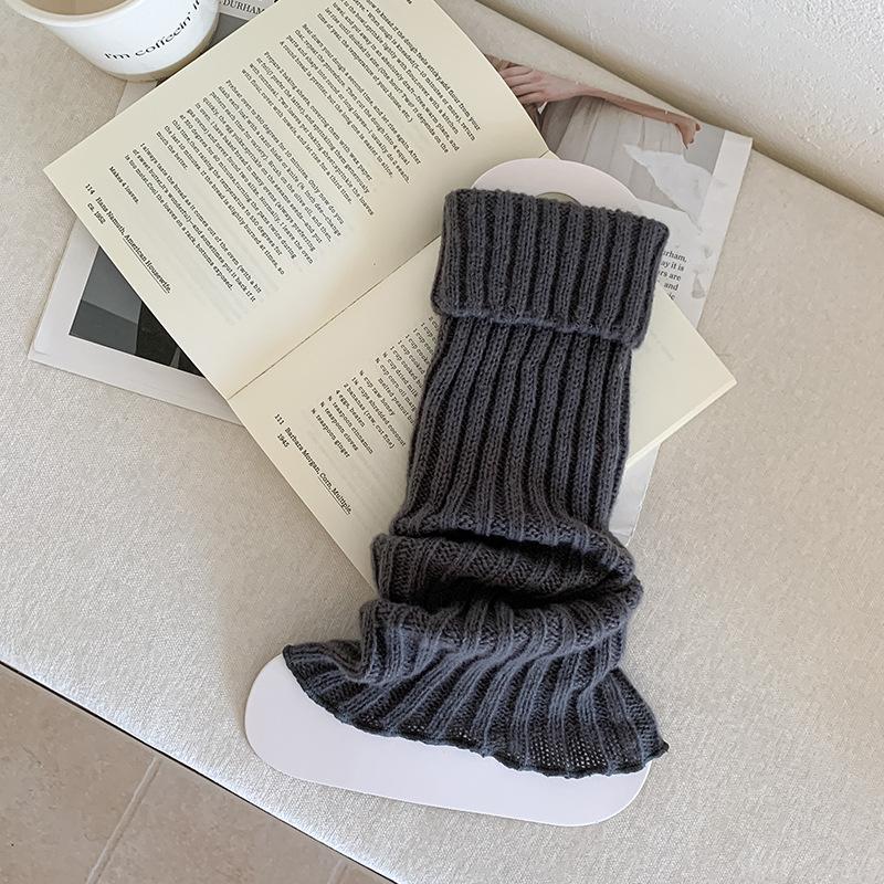 The Mid-calf Socks for Autumn and Winter Look Slimmer. Pair The Leg Socks with Snow Boots. Add Thick and Warm Leg Covers In Winter