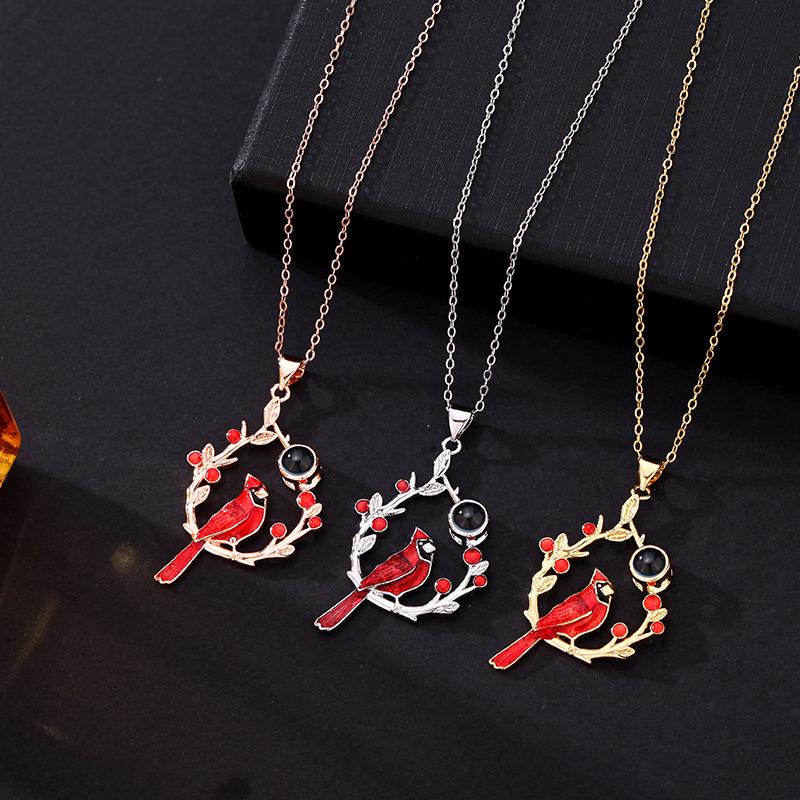 

Романтическое ожерелье с проекцией Я люблю тебя на 100 языках розового золота