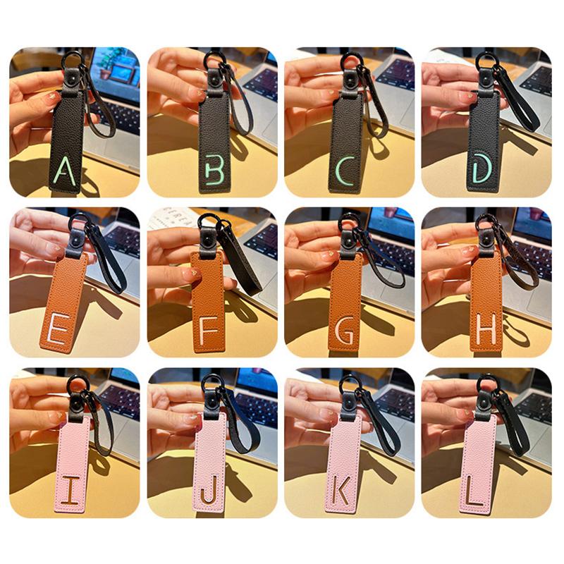 Fashion 26 Letters Key Chain Pu Leather Alphabet Letter Keyring Car Key Accessories Business Key Holder Women Bag Pendant Decor