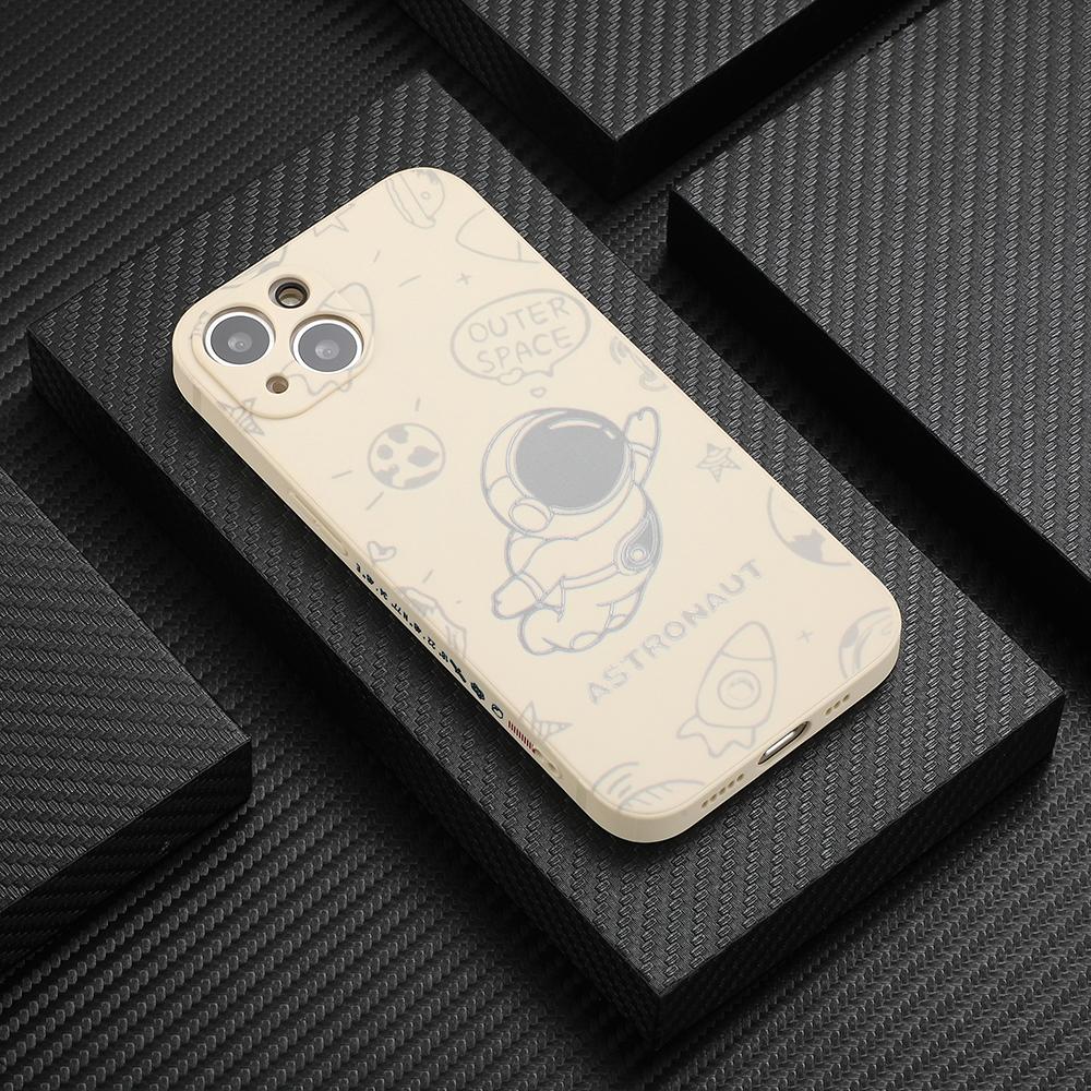Phone Case Space Astronaut Pattern for iPhone 13 6.1 inch Precise Cutout Phone Shell Cover
