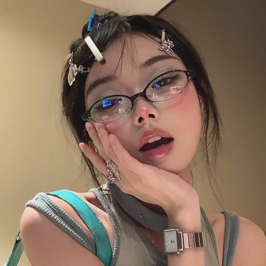 Retro Small Oval Blue-Green Gradient Glasses for Women - Compatible with Myopic Lenses